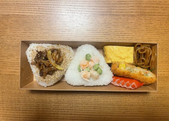 ６月の「のっけおにぎり弁当」